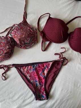 H&M Burgundy Paisley & Solid Bikini Set